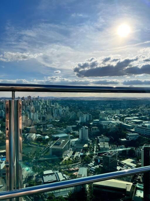 Bh Com Vista Imbativel! Apartment เบโลโอรีซอนชี ภายนอก รูปภาพ