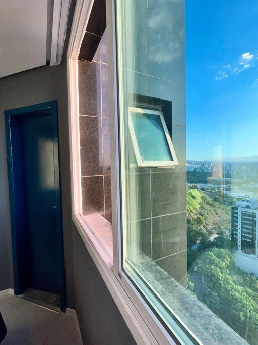 Bh Com Vista Imbativel! Apartment เบโลโอรีซอนชี ภายนอก รูปภาพ