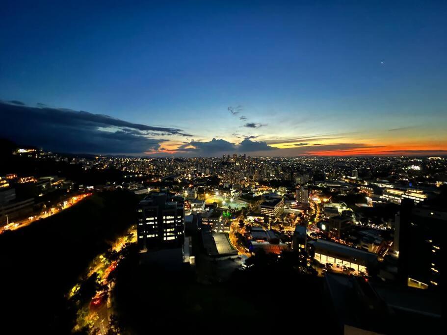Bh Com Vista Imbativel! Apartment เบโลโอรีซอนชี ภายนอก รูปภาพ